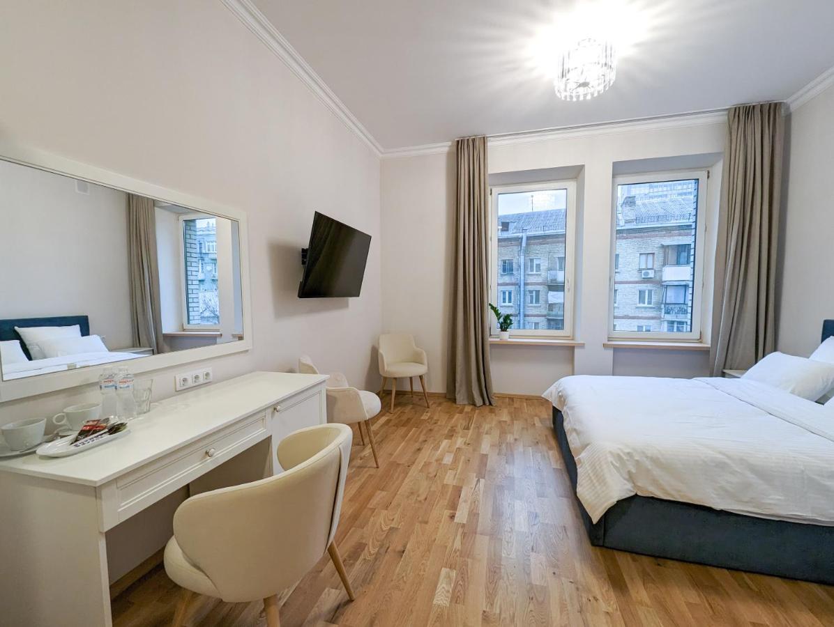 Kyiv Honchara Hotel ภายนอก รูปภาพ