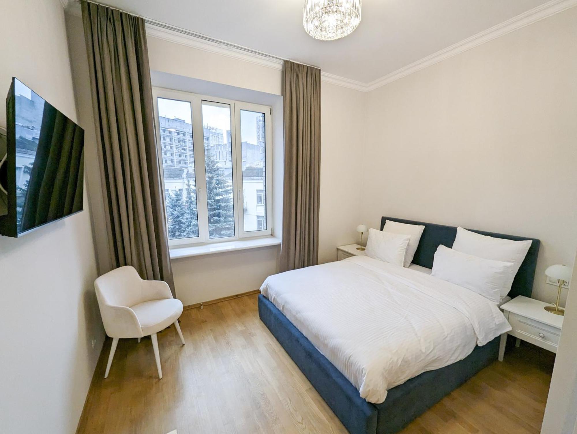 Kyiv Honchara Hotel ภายนอก รูปภาพ